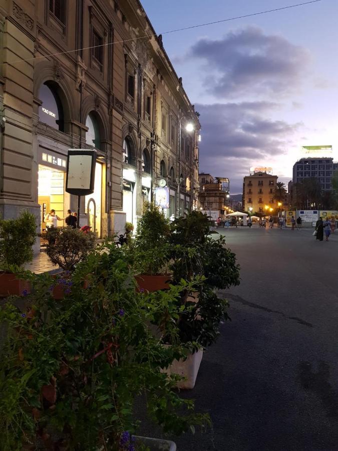 Casa Moneka Politeama Lägenhet Palermo Exteriör bild